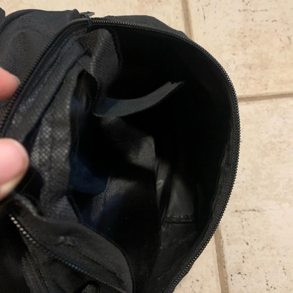 GoodLife Fitness "Get Fit 4 Less" Black Duffel Gym Bag - Picture 3 of 11